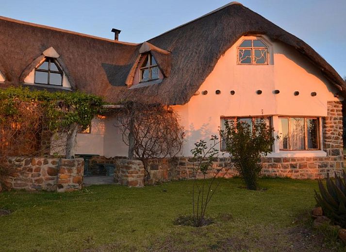Verblijf 3526601 - Vakantiewoning Kwazoeloe-Natal - Antbear Eco Lodge Drakensberg