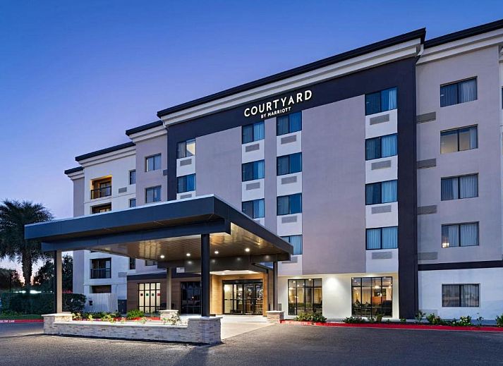 Guest house 3925602 • Apartment Texas • Courtyard Laredo