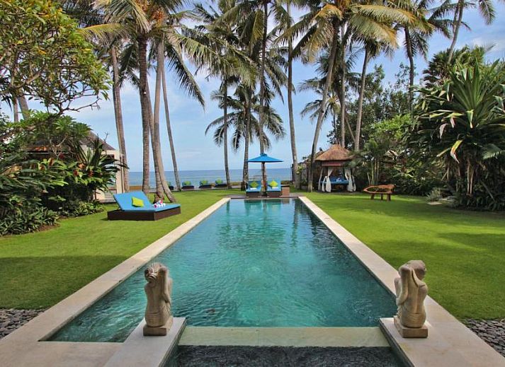Guest house 4330102 • Holiday property Nusa Tenggara (Bali/Lombok) • Villa Samudra Luxury Beachfront 