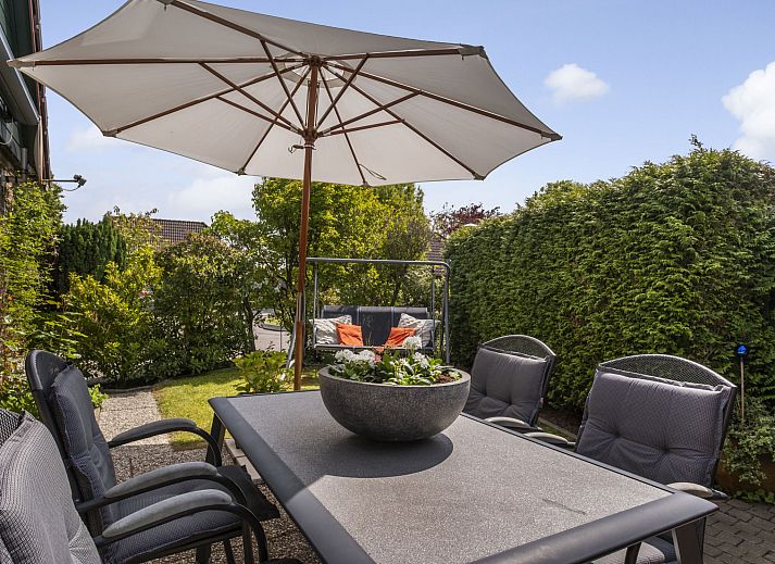Gezellige slaapkamer met sauna in Vakantiehuis Haus Anni, Hansweert, Zuid-Beveland, voor ultieme ontspanning.