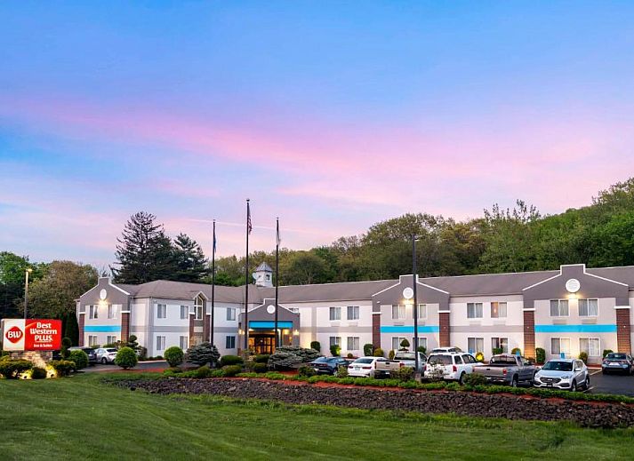 Guest house 6625101 • Apartment New England • Best Western Plus New England Inn & Suites 