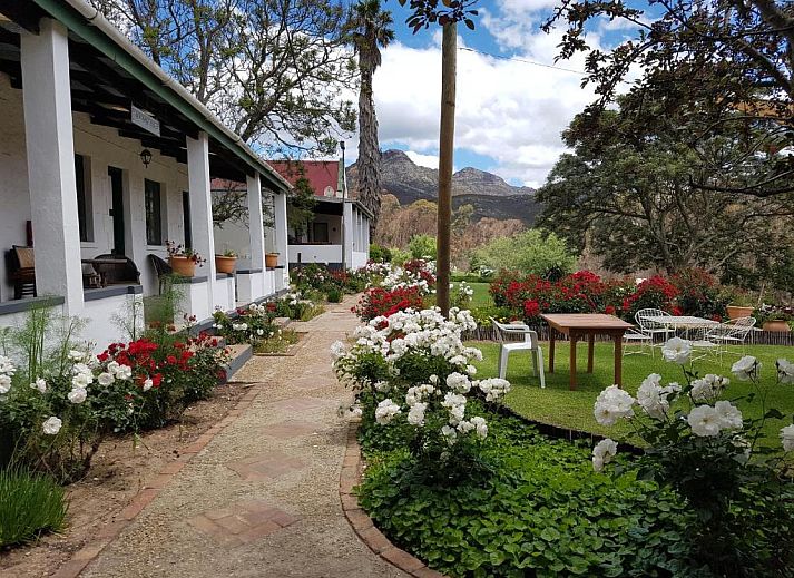 Guest house 9227201 • Bed and Breakfast West-Kaap • Over The Mountain Guest Farm 