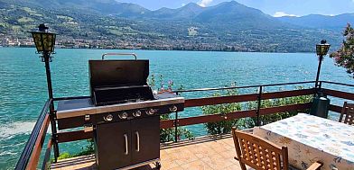 Verblijf 08938501 • Vakantiewoning Italiaanse meren • Italien Iseosee, freistehende Villa mit direktem Seezugang 