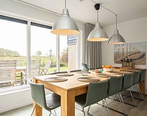 Guest house 010147 - Holiday property Texel - Luxe Villa Texel  8-10 personen met Sauna Krim 95