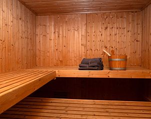 Guest house 010147 - Holiday property Texel - Luxe Villa Texel  8-10 personen met Sauna Krim 95