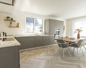 Guest house 01022535 - Holiday property Texel - Vakantiepark So What, Villa 8 Pers.