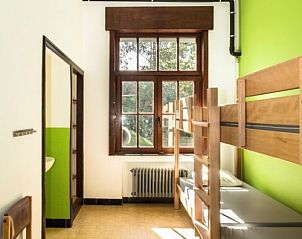 Slaapkamer met stapelbedden in Plokkersheem vakantiehuis, Watou, West-Vlaanderen