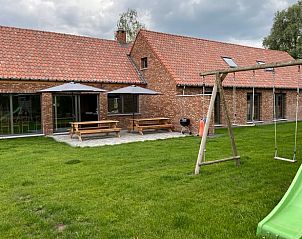 Cozy cottage in Kalken, East Flanders with spacious garden and terrace, ideal for a relaxing stay in nature.
