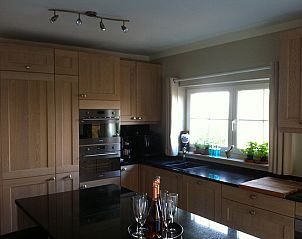 Fully equipped kitchen in vacation home Bij Wendy in Kluisbergen, East Flanders.