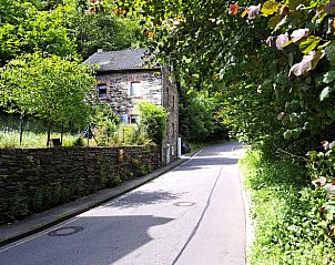 Vakantiehuisje in Monschau, een charmant vakantiehuis in het groene landschap van Noordrijn-Westfalen, Duitsland.