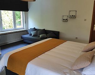 Luxe slaapkamer in Villa Chill, vakantiehuis in Averbode, Vlaams-Brabant, met uitnodigend tweepersoonsbed.