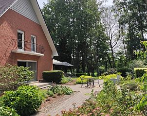 Villa Chill in Averbode, Vlaams-Brabant, vakantiehuis met prachtig terras en groene tuin.