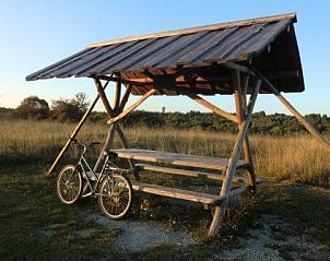 Geniet van de rustieke charme van Ferienhof am Biberbach in Hrselberg-Hainich, Thringen, met een schilderachtig uitzicht op de natuur.