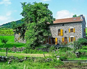 Guest house 03812901 • Holiday property Auvergne • Vakantiehuis ferme 