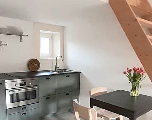 Moderne keuken in Vakantiehuisje in Saint Bonnet Troncais, gelegen in het pittoreske Auvergne, Frankrijk.