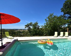 Guest house 04021506 • Holiday property Burgundy • Apt 6 pers piscine 