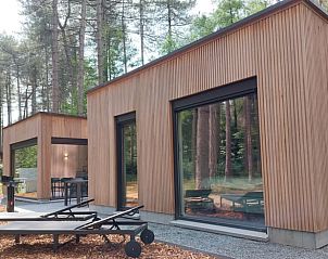 Moderne Vakantiehuis in Lille, Antwerpen met houten gevel en terras midden in de serene natuur van Belgi.