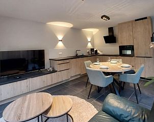 Moderne keuken en eetruimte in Vakantiehuis in Lille, Antwerpen, Belgi. Comfortabel verblijf met stijlvolle inrichting.