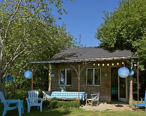 Vakantiehuis in Goulles met charmant terras, omgeven door natuur in Limousin, Frankrijk.