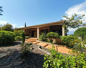 Verken Le Rve de Montbrun, een charmant vakantiehuis in Montbrun-des-Corbires, omgeven door prachtige natuur in Languedoc, Frankrijk.
