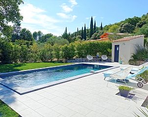Verblijf 04618201 • Vakantiewoning Languedoc / Roussillon • Vakantiehuis in Gailhan met zwembad, in Languedoc-Roussillon 