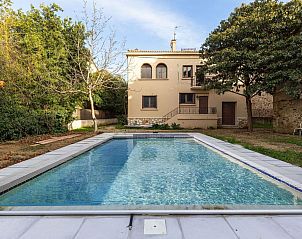 Guest house 046211401 • Holiday property Languedoc / Roussillon • Maison au village avec piscine 