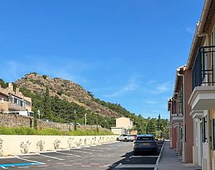 Huisje in La Garde-Freinet, vakantiehuis met bergzicht in de Provence, omgeven door natuur en rust.
