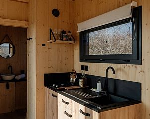 Moderne Kche im Ferienhaus in Trets, Provence. Genieen Sie Komfort und Stil in diesem charmanten Ferienhaus in Sdfrankreich.