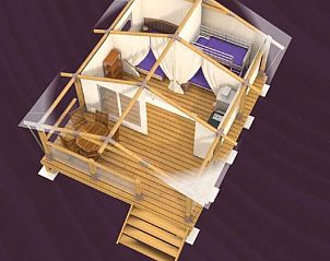 Lodge op palen Confort in Saint-Maime, Provence met houten terras en gezellige binnenruimte.