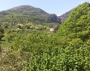 Vakantiehuis in Sospel omringd door weelderige natuur en bergen in de Provence, Cote d'Azur, Frankrijk.
