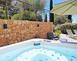 Guest house 0488905 - Apartment Provence / Cote d'Azur - Suite met priv� jacuzzi