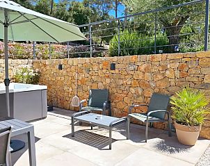 Guest house 0488905 - Apartment Provence / Cote d'Azur - Suite met priv� jacuzzi