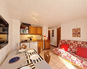 Guest house 050300141 - Apartment Rhone-Alphes - Appartement Chalets d'Or B