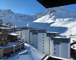 Uitzicht op besneeuwde bergen vanuit Studio confort  Tignes Val Claret, een appartement in Tignes Val Claret, Rhone-Alphes, Frankrijk.