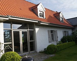 Ferienhaus in Berse, charmante Unterkunft in Nord / Pas de Calais mit sonnigem Garten und traditioneller Architektur.