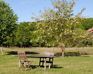 Enjoy the serenity of nature at vacation home Bouysonnet in Salignac, Aquitaine, with stunning views of the verdant countryside.
