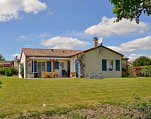 Guest house 0572718 • Holiday property Poitou-Charentes • Bourg Est 1 