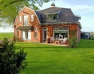 Gezellig Huisje in Hemelum in Hemelum, omringd door groene natuur en rustieke charme nabij de Fluessen.