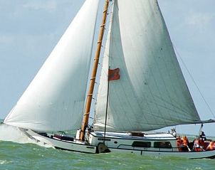 Zeilboot Nieuwe Onderneming in Gaastmeer, Friese meren, geniet van het avontuur op het water in deze unieke accommodatie.