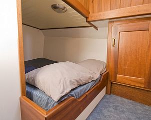 Knusse slaapplaats op de boot Zeldenrust in Gaastmeer, ideaal voor een ontspannen verblijf.