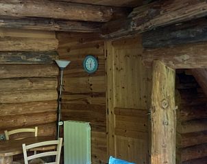 Knusse woonkamer in La cabane du pcheur, vakantiehuis in Membre-Sur-Semois, Ardennen.