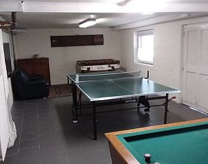 Recreatieruimte in Chantemerle vakantiehuis, Viroinval, Ardennen, Belgi, met tafeltennistafel en biljart.