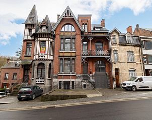 Karakteristieke gevel van s'Ameuse bien vakantiehuis, gelegen in het hart van Dinant, Ardennen, Belgi.