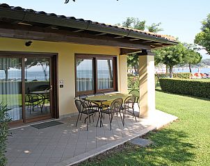Verblijf 08925601 - Vakantiewoning Italiaanse meren - Vakantiehuis Front Lake Resort Le Corti del Lago