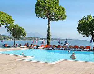 Verblijf 08925601 - Vakantiewoning Italiaanse meren - Vakantiehuis Front Lake Resort Le Corti del Lago