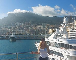 Ontdek Bella Isolabona appartement in Isolabona, Liguri met prachtig uitzicht op de haven en bergen.