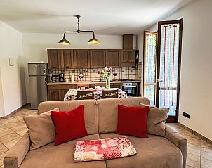 Guest house 09023903 - Apartment Liguria - Appartement Sambucco (SBO102)