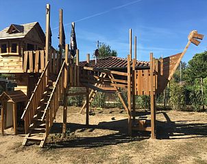 Speelruimte bij Chalet Toskane aan zee in Viareggio, Toscane. Geniet van een avontuurlijke speeltuin nabij Pisa en Lucca.