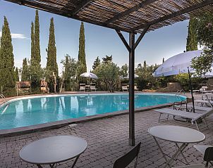 Genieen Sie den Pool im Agriturismo Cerretelle, einem Ferienhaus im malerischen Guardistallo in der Toskana.
