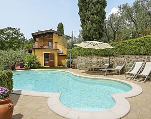 Guest house 09516610 • Holiday property Tuscany / Elba • Vakantiehuis Villa I Cipressi 